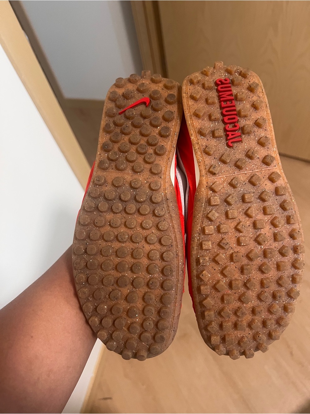 Jacquemus Moon Shoes “University Red” - Picture 7 of 11